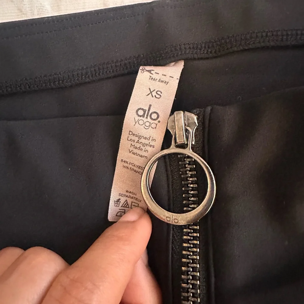Alo yoga black leggings - Picture 6 of 6
